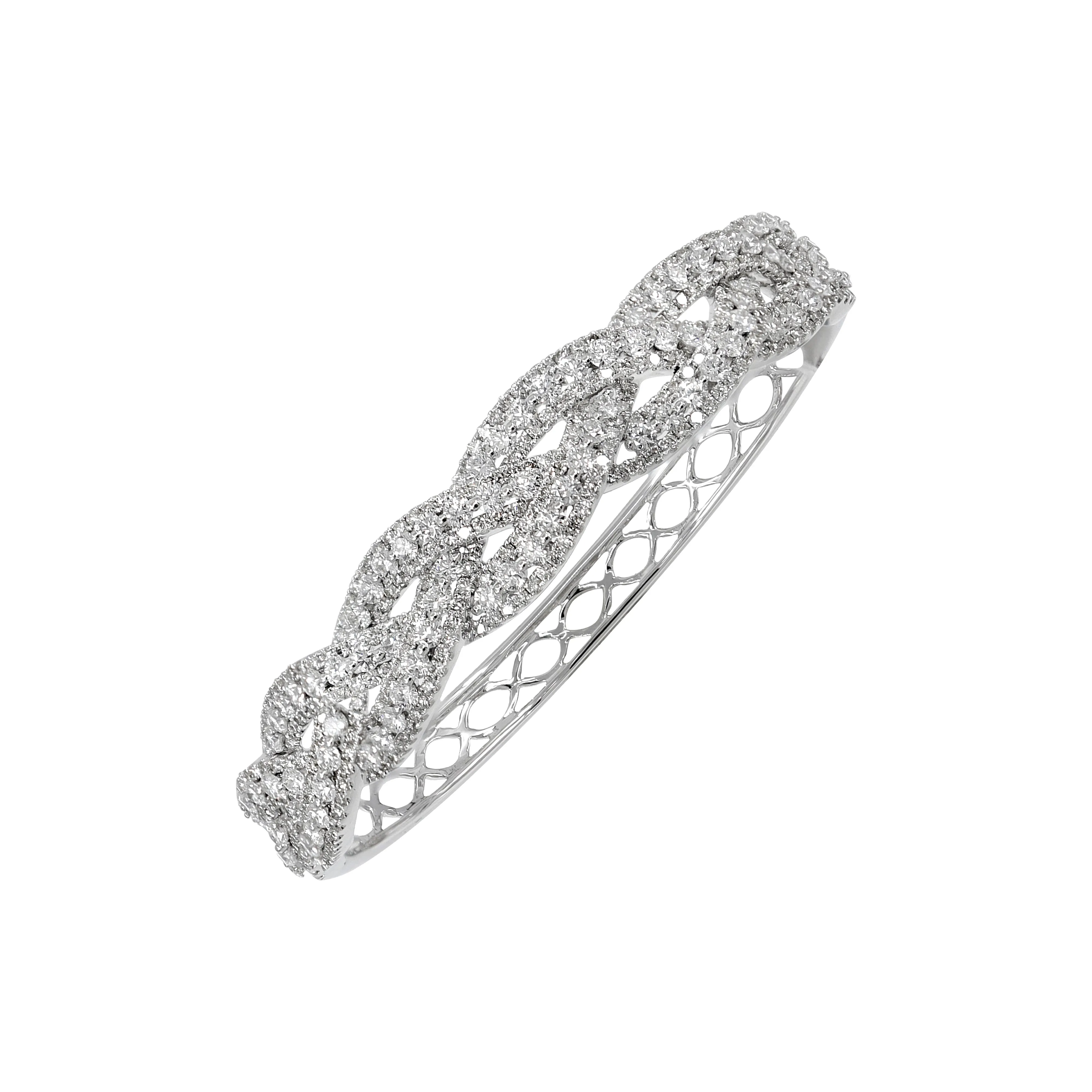 18K White Gold Tdw. 5.50ct Diamond Bangle - 20738082