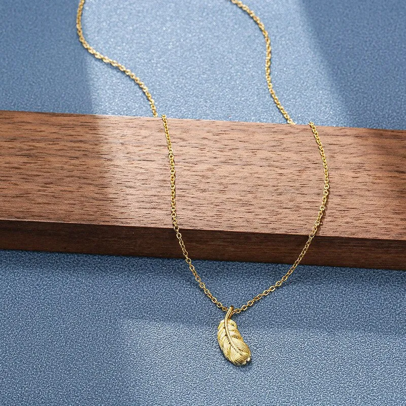 316L Stainless Steel One Piece Feather Pendant Necklace Minimalist Style Birthday Gift