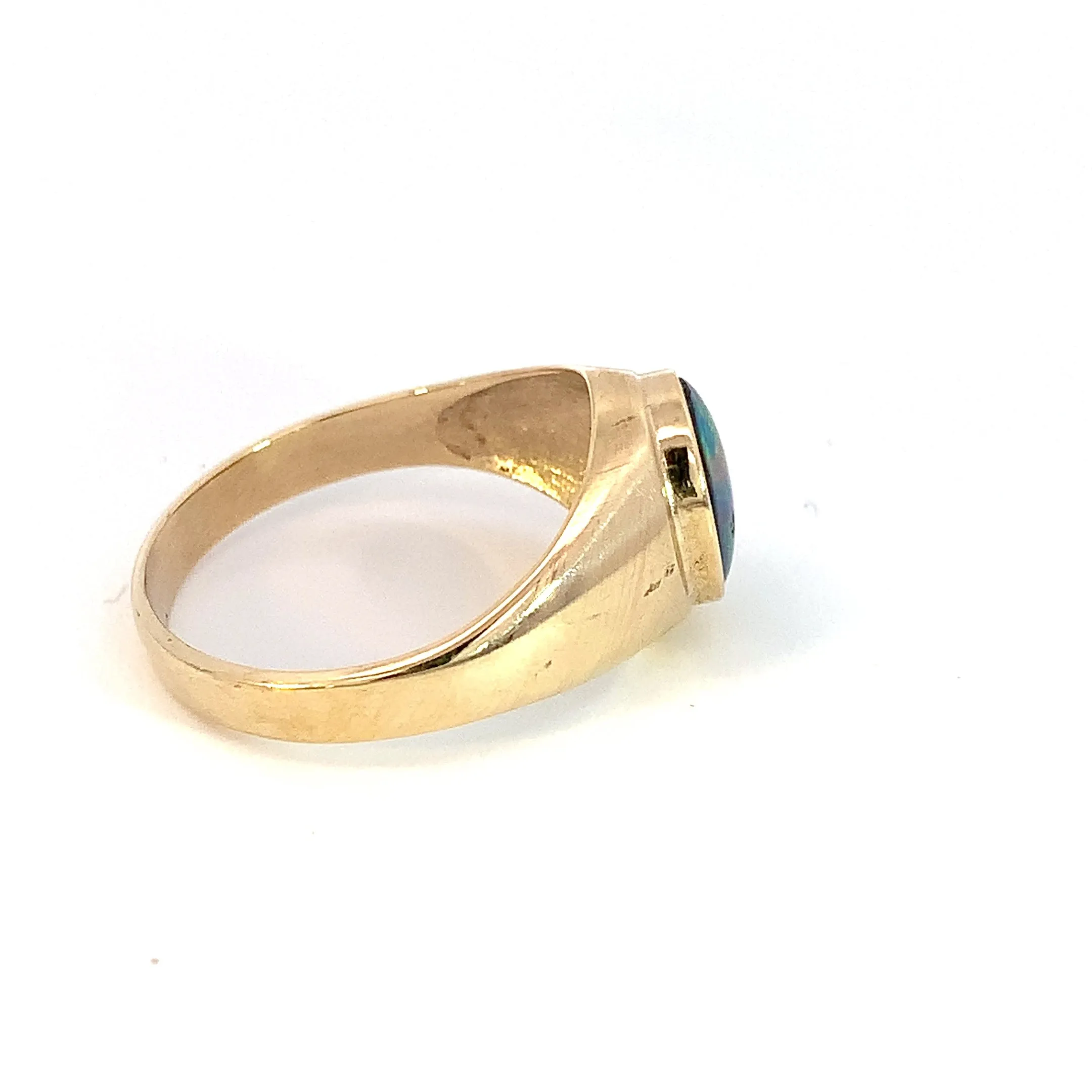 9kt Yellow Gold signet ring 10x8mm Opal triplet