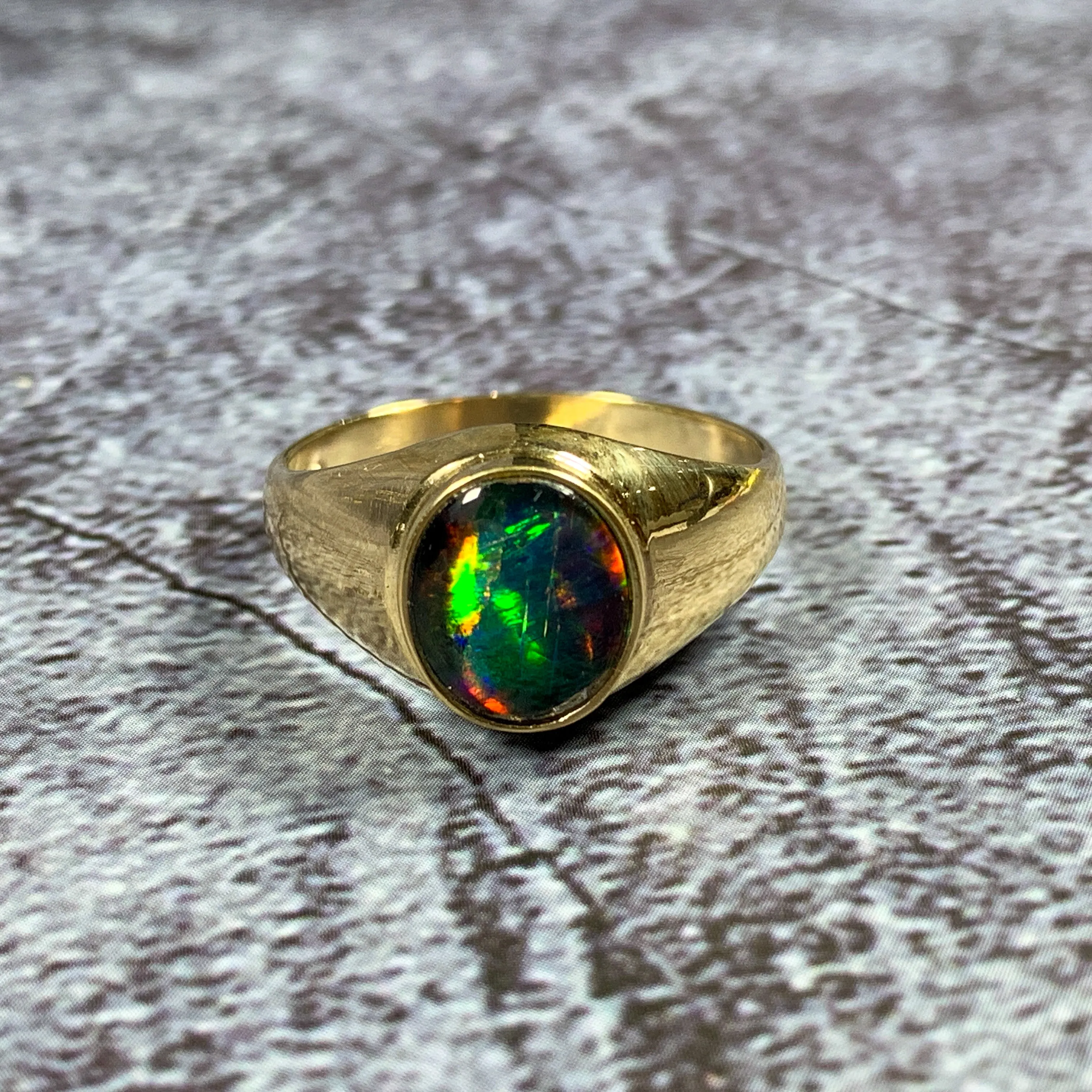 9kt Yellow Gold signet ring 10x8mm Opal triplet