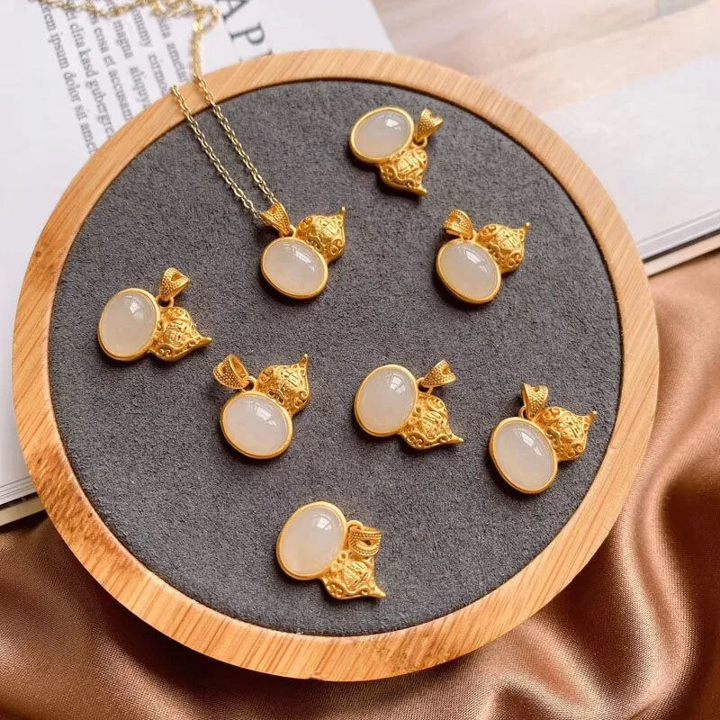 Creative gold inlaid natural Hetian jade gourd pendant necklace