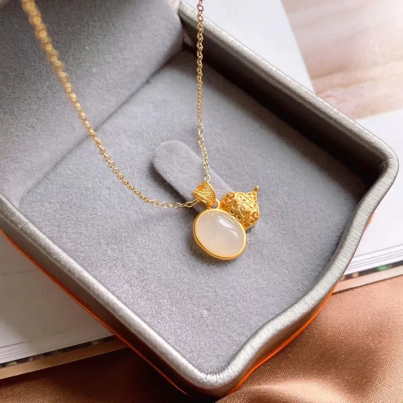 Creative gold inlaid natural Hetian jade gourd pendant necklace