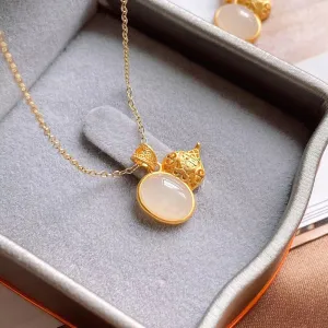Creative gold inlaid natural Hetian jade gourd pendant necklace