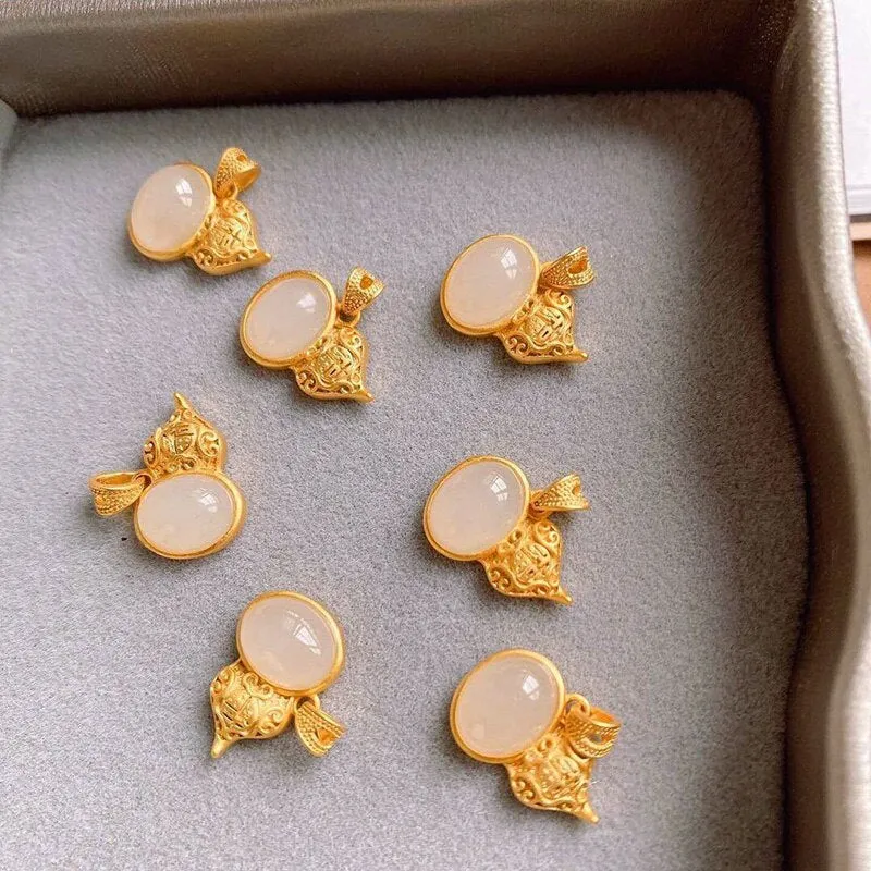 Creative gold inlaid natural Hetian jade gourd pendant necklace