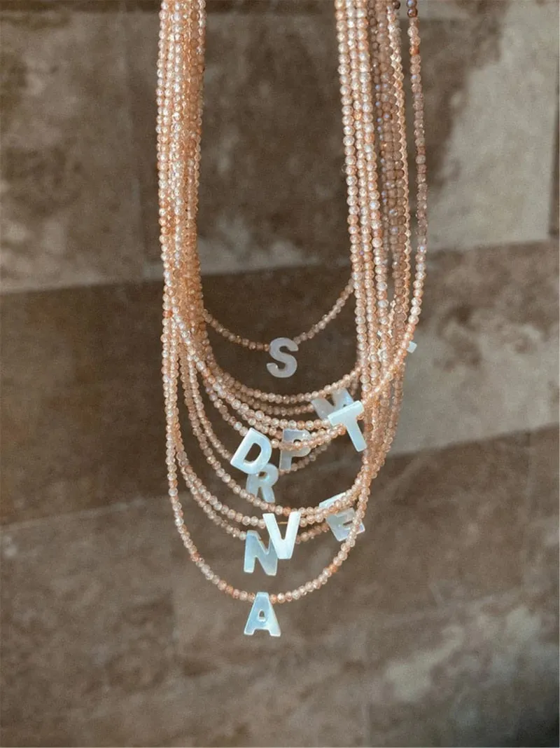 Fashion 26 Letter Shell Choker Necklaces For Women Shining Crystal Beads Clavicle Chian Female Neck Pendant Necklace Jewelry