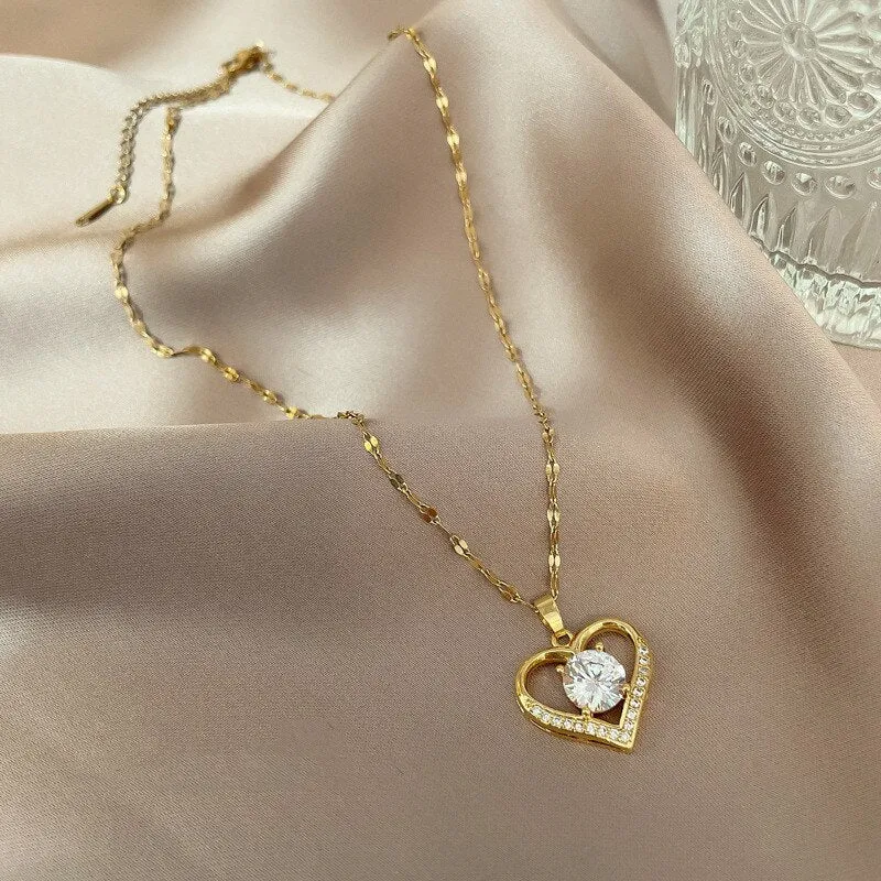Fashion Hollow Out Heart Pendant Necklace For Women