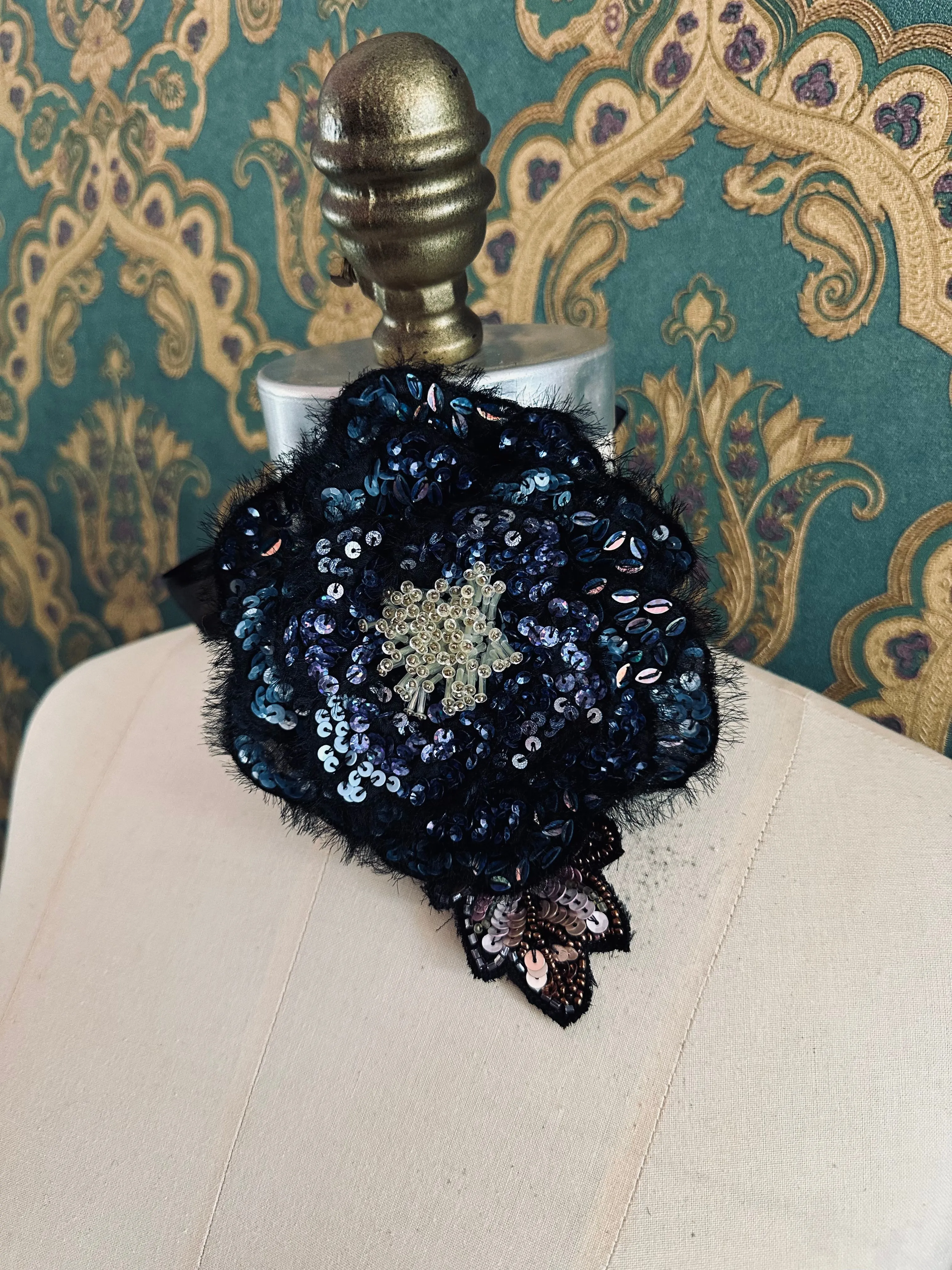 Fiore Luminosa - Luminous Flower Choker - Flower Brooch