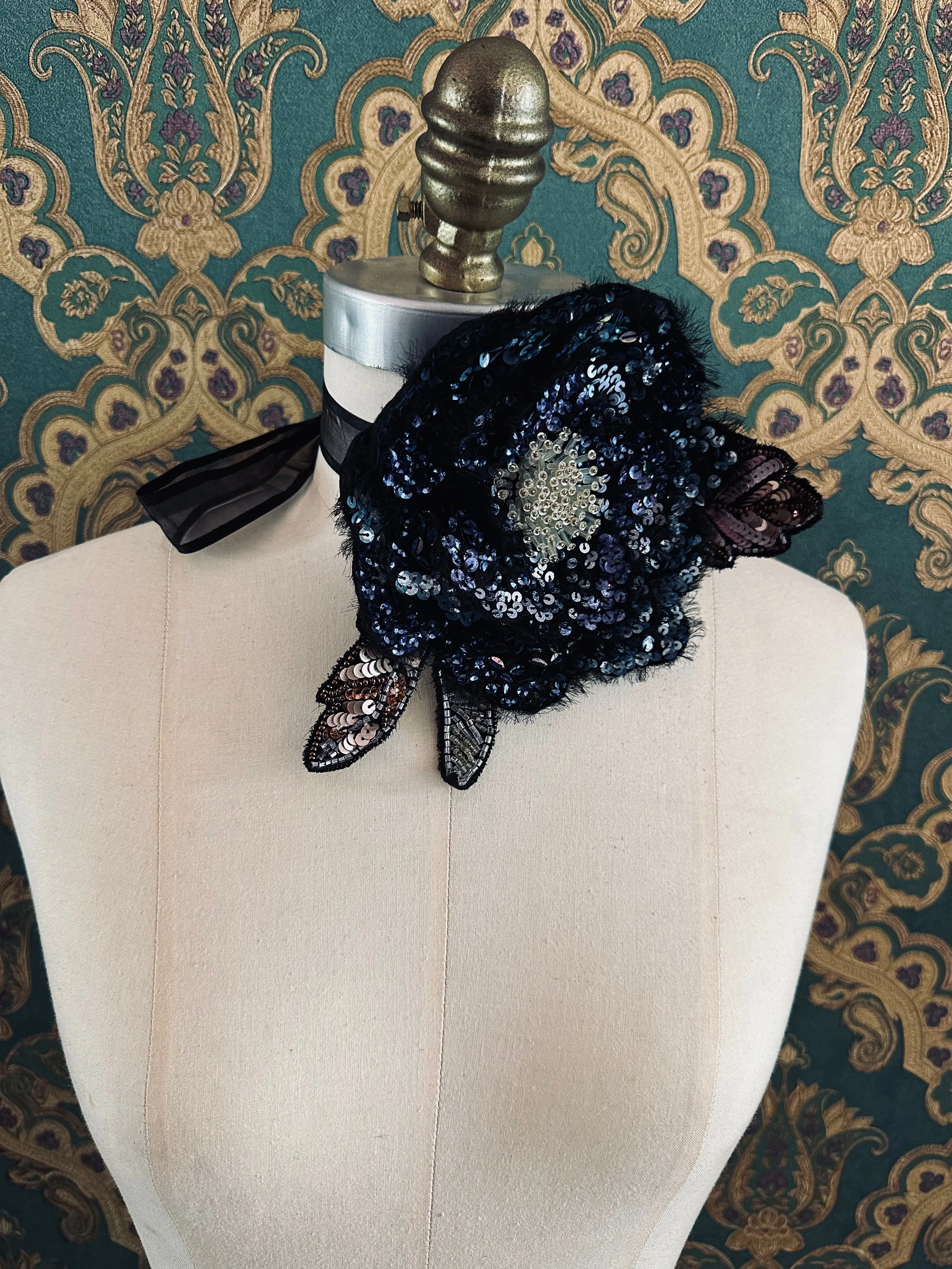 Fiore Luminosa - Luminous Flower Choker - Flower Brooch