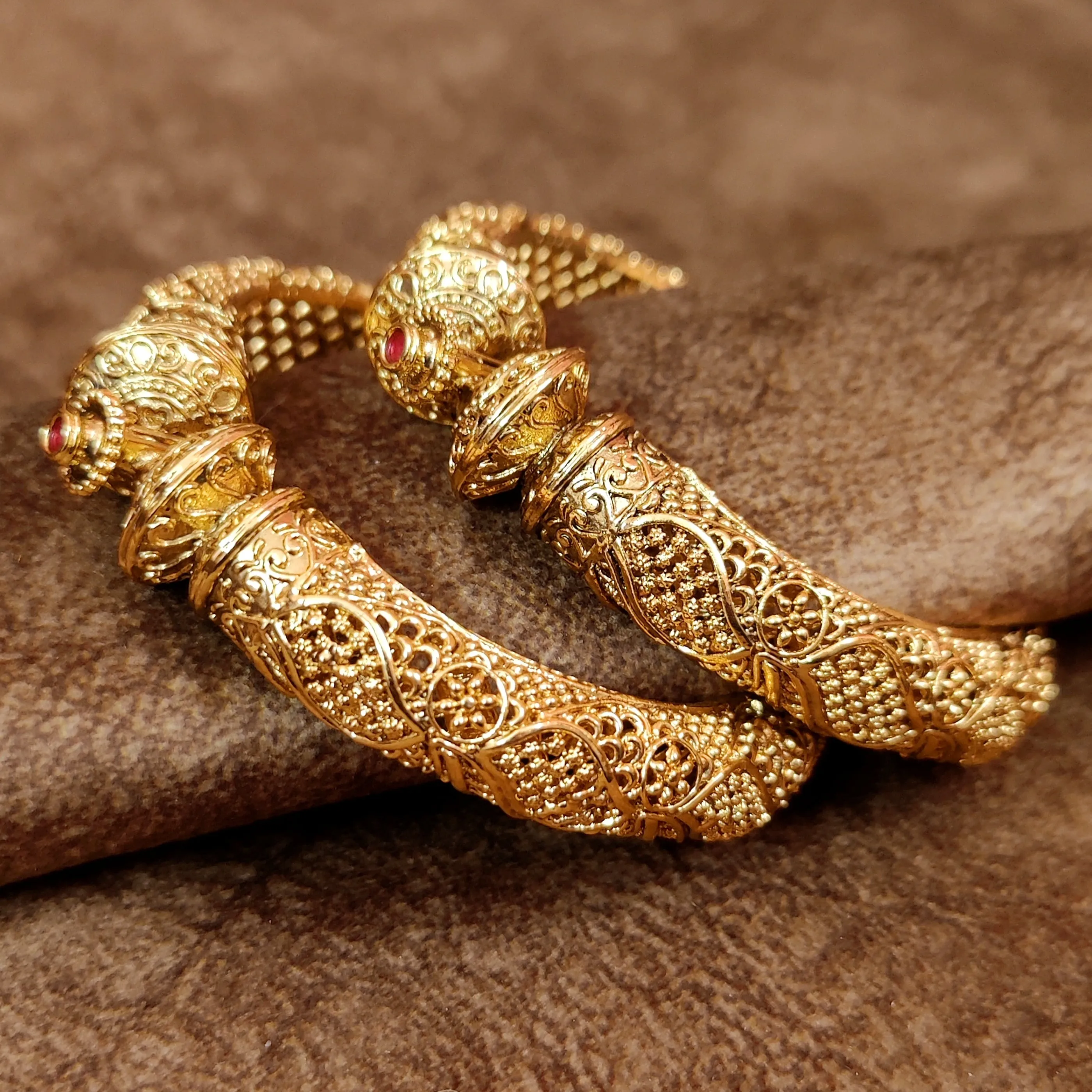 GOLD PLATED OPENABLE FINE BANGLES