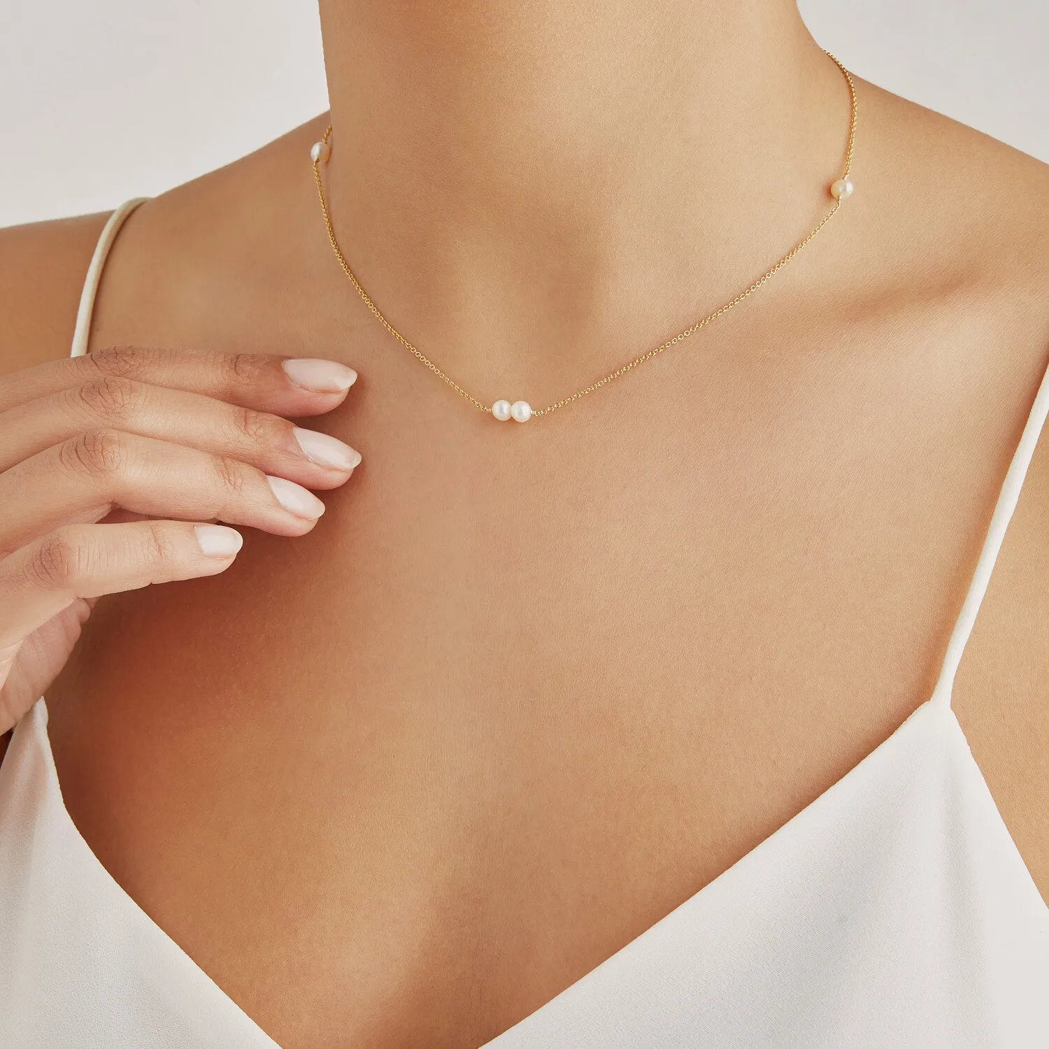 Gold Six Pearl Choker