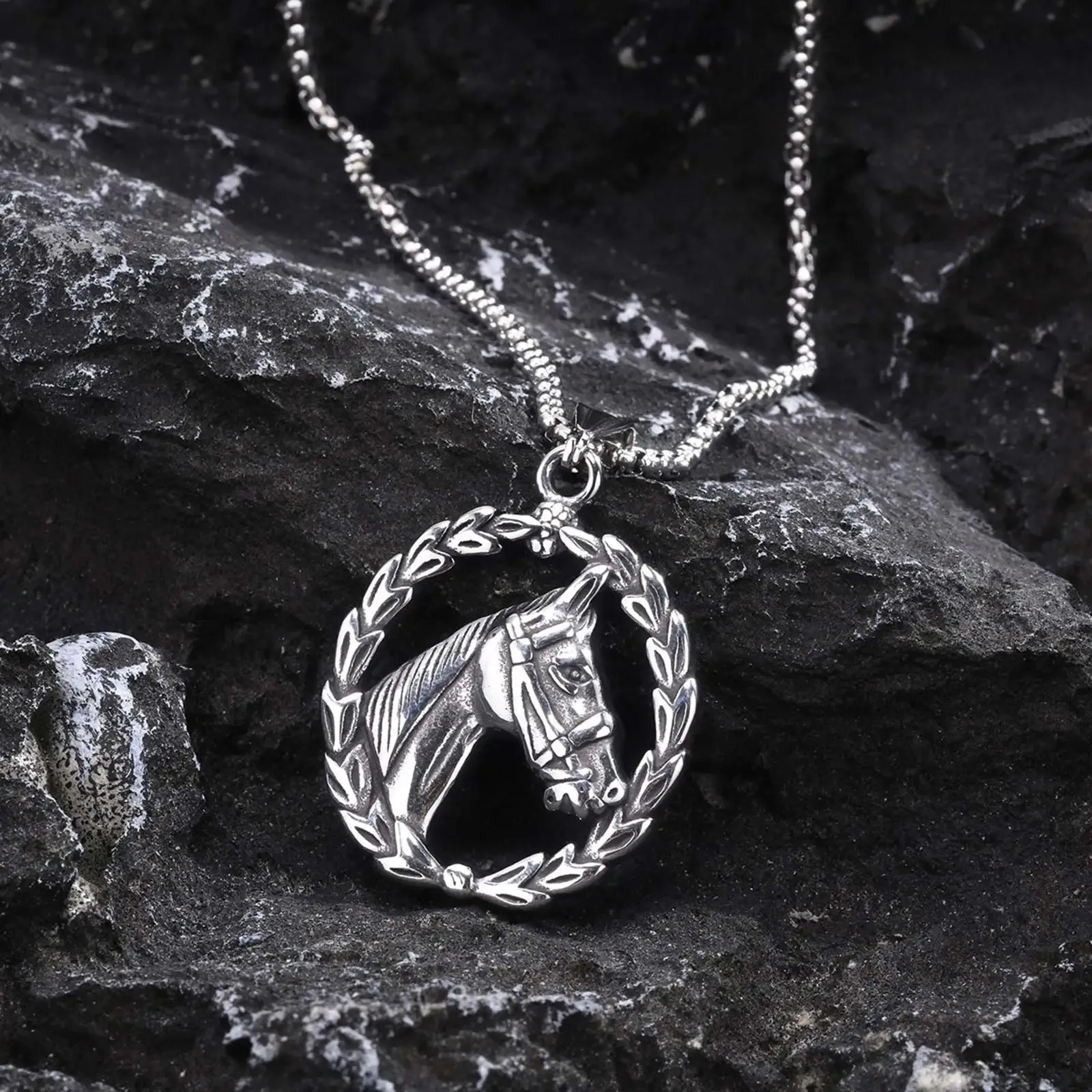 Horse Head Biker Necklaces,Vintage Punk Round Animal Pendant