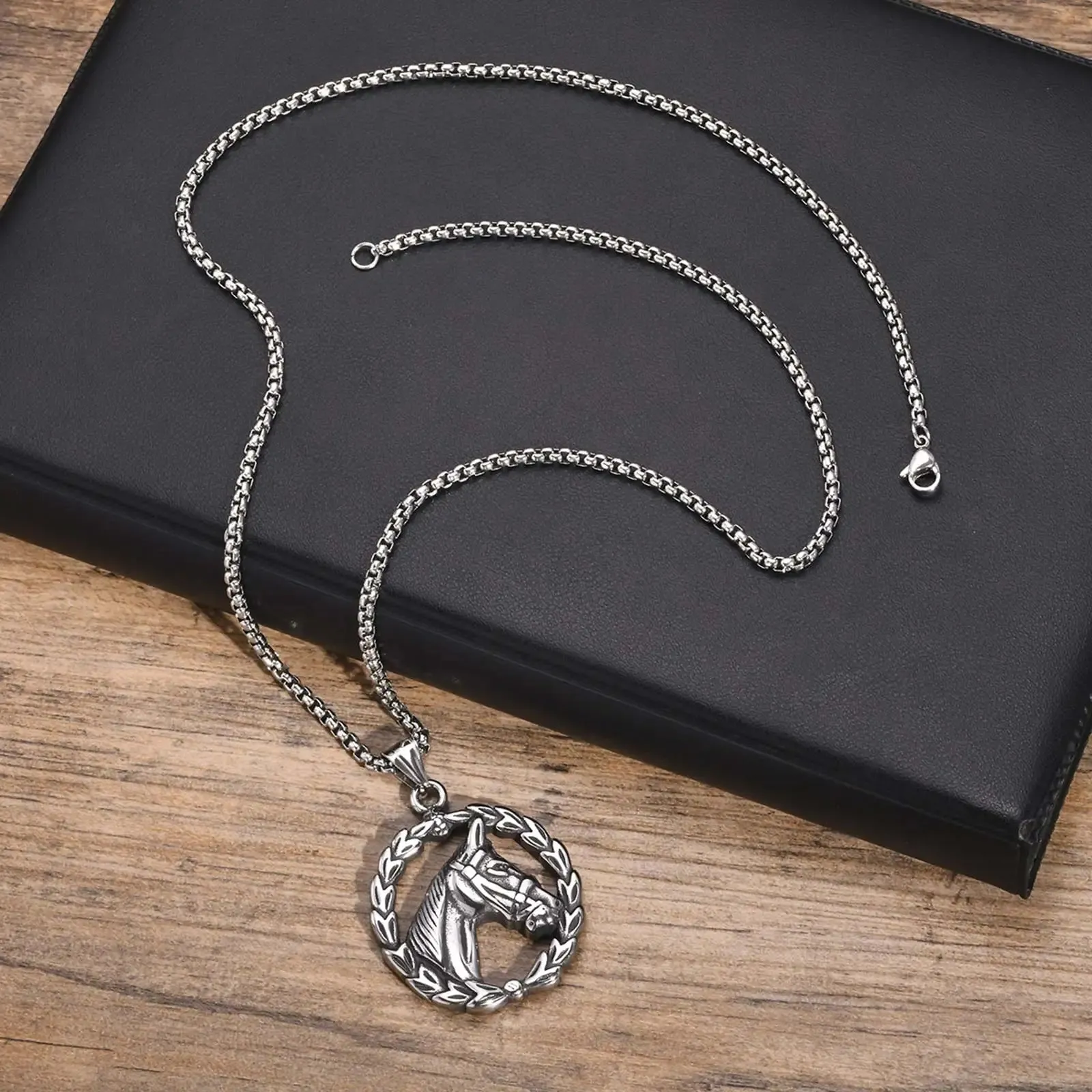 Horse Head Biker Necklaces,Vintage Punk Round Animal Pendant