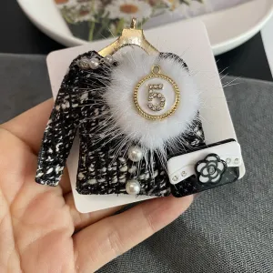 New number 5 black white fabric mink hair brooch