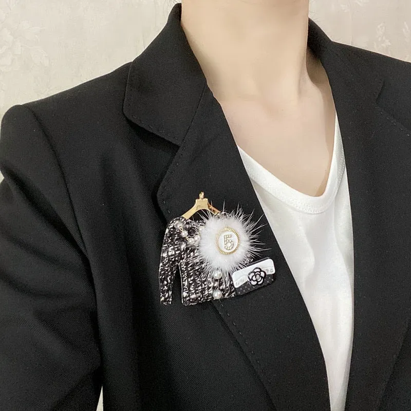 New number 5 black white fabric mink hair brooch