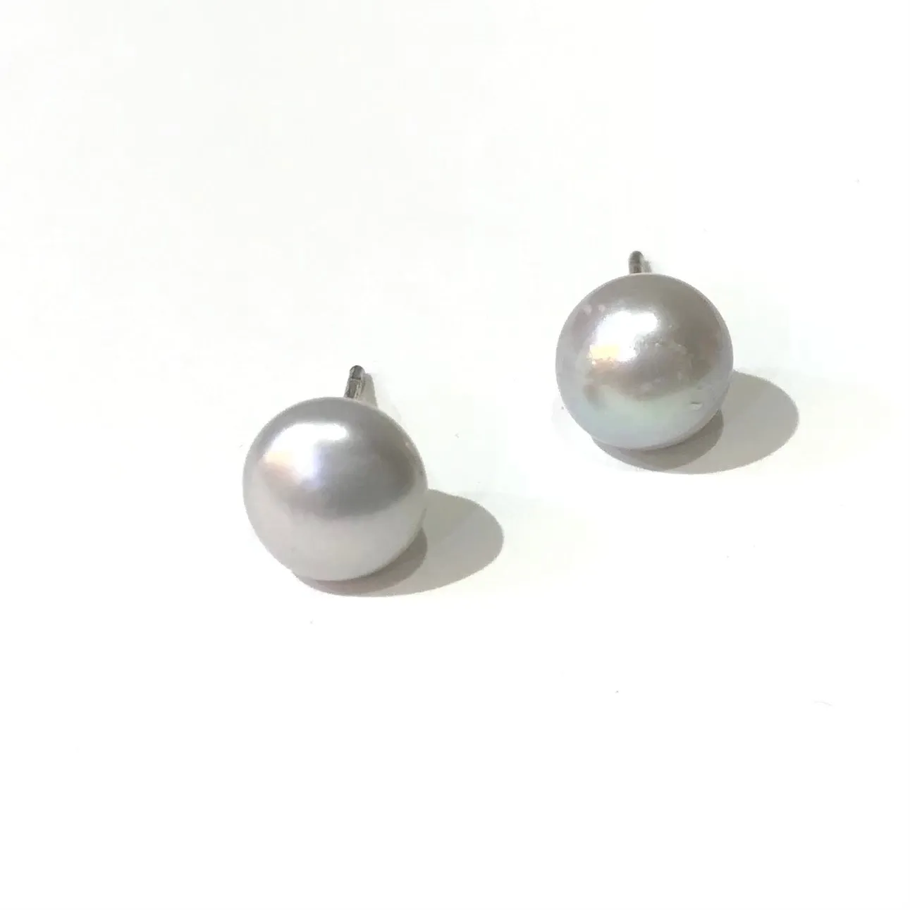 Pearlea Freshwater (M) 8mm Studs