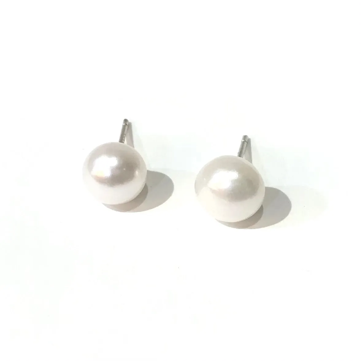 Pearlea Freshwater (M) 8mm Studs