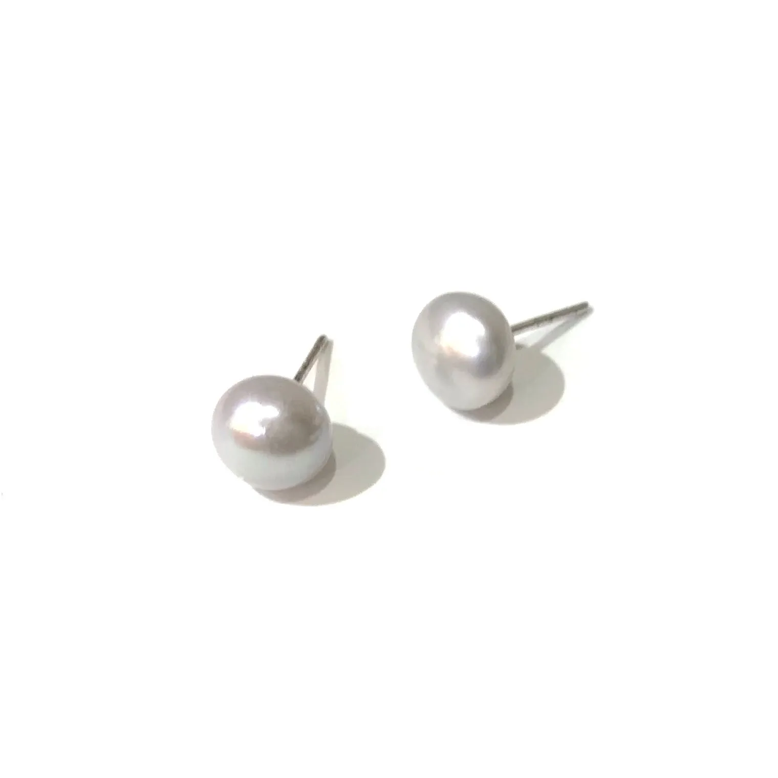 Pearlea Freshwater (M) 8mm Studs