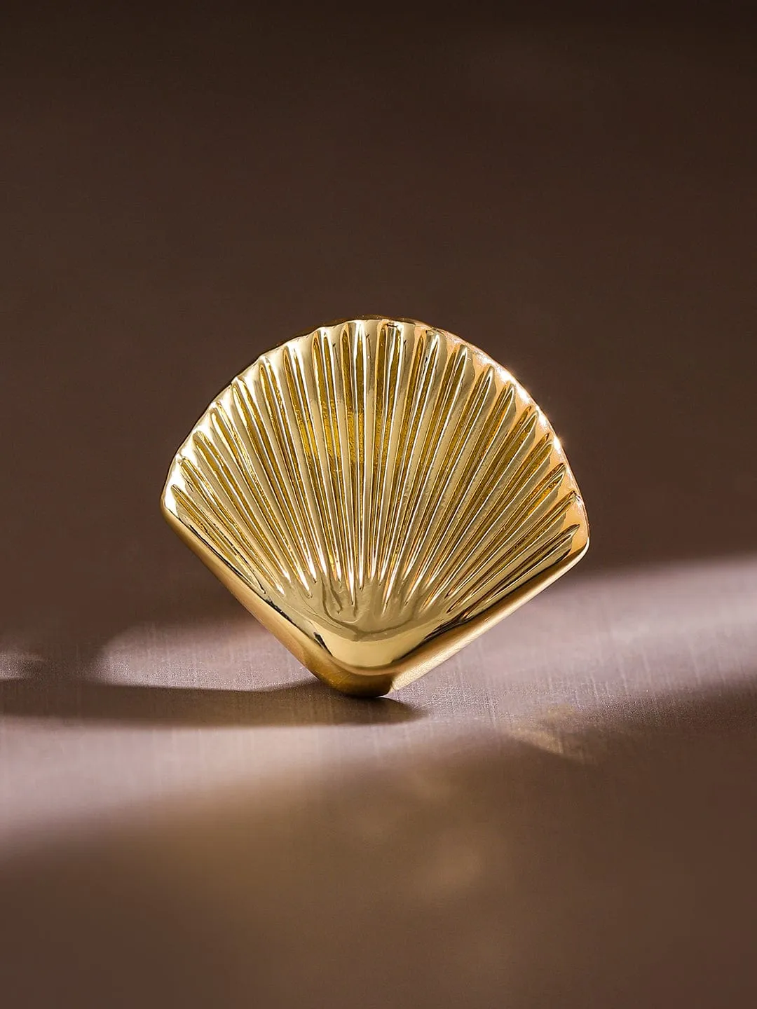 Rubans Voguish 18K Gold-Plated Adjustable Shell Motif Ring