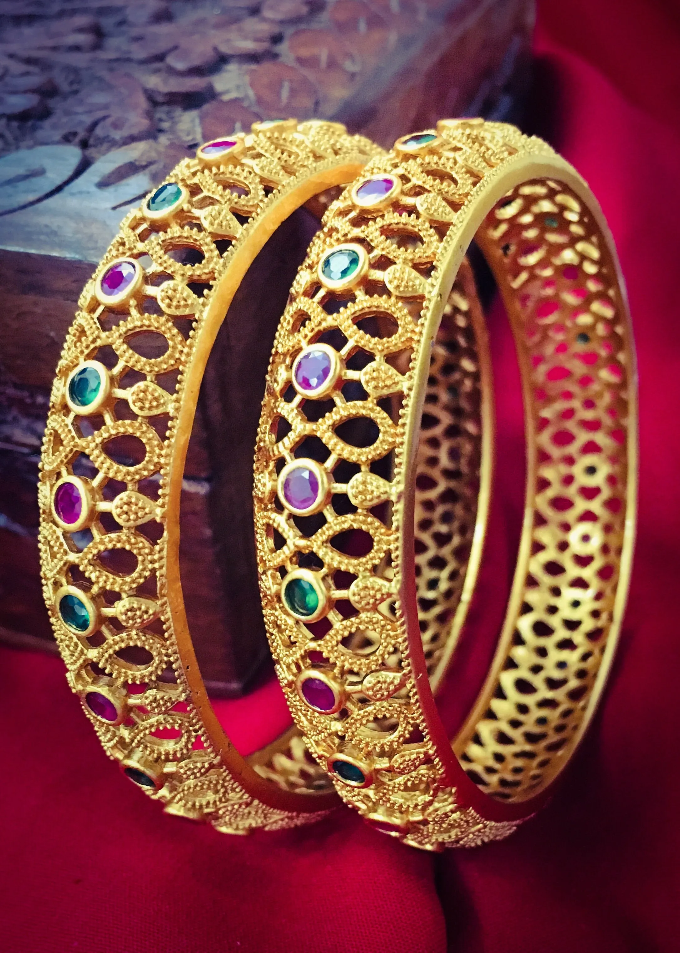 SIMPLE MATTE FINISH BANGLES
