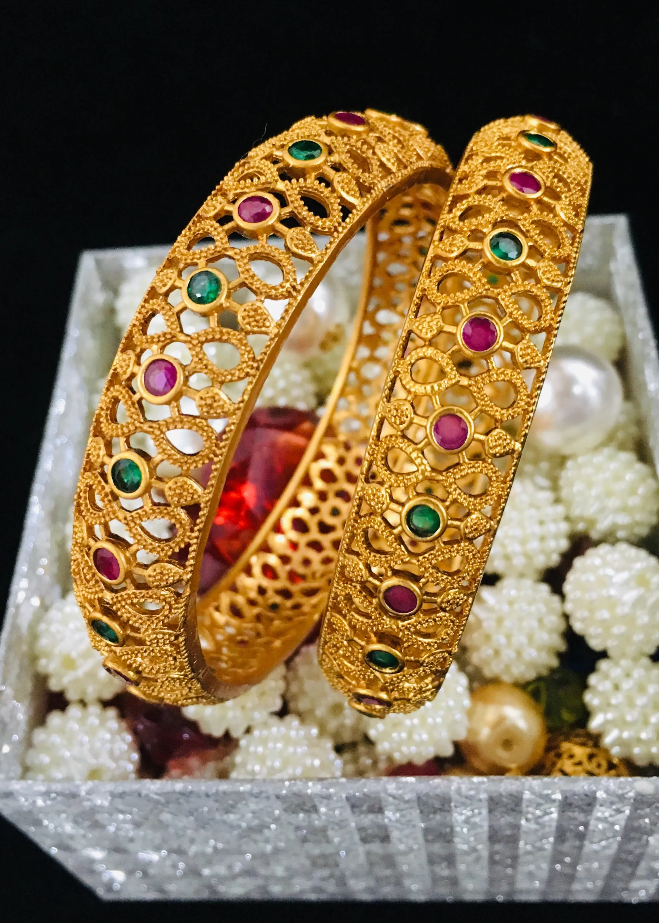 SIMPLE MATTE FINISH BANGLES